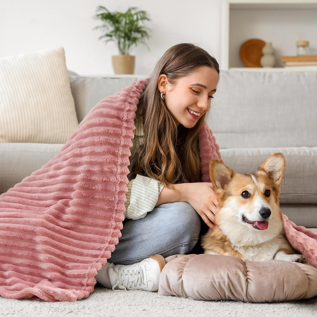 BEDELITE Fleece Throw Blanket - Soft & Warm 3D Ribbed Jacquard Design | Cozy Pink 50x60 Inch Plush Blanket