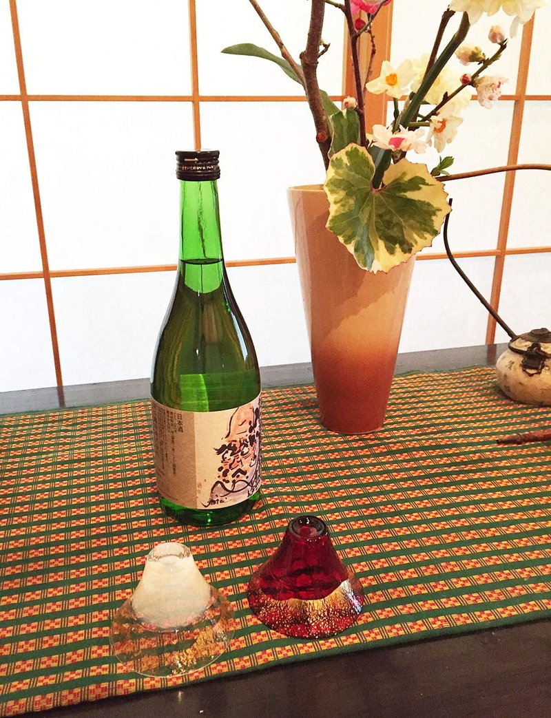 東洋佐々木ガラス Toyo Sasaki Glass Cold Sake Glass Set, Lucky Cup Mt. Fuji, Cold Sake Cup, Made in Japan, White & Red, 2.4 fl oz (65 ml), 2 Piece Set G636-T74