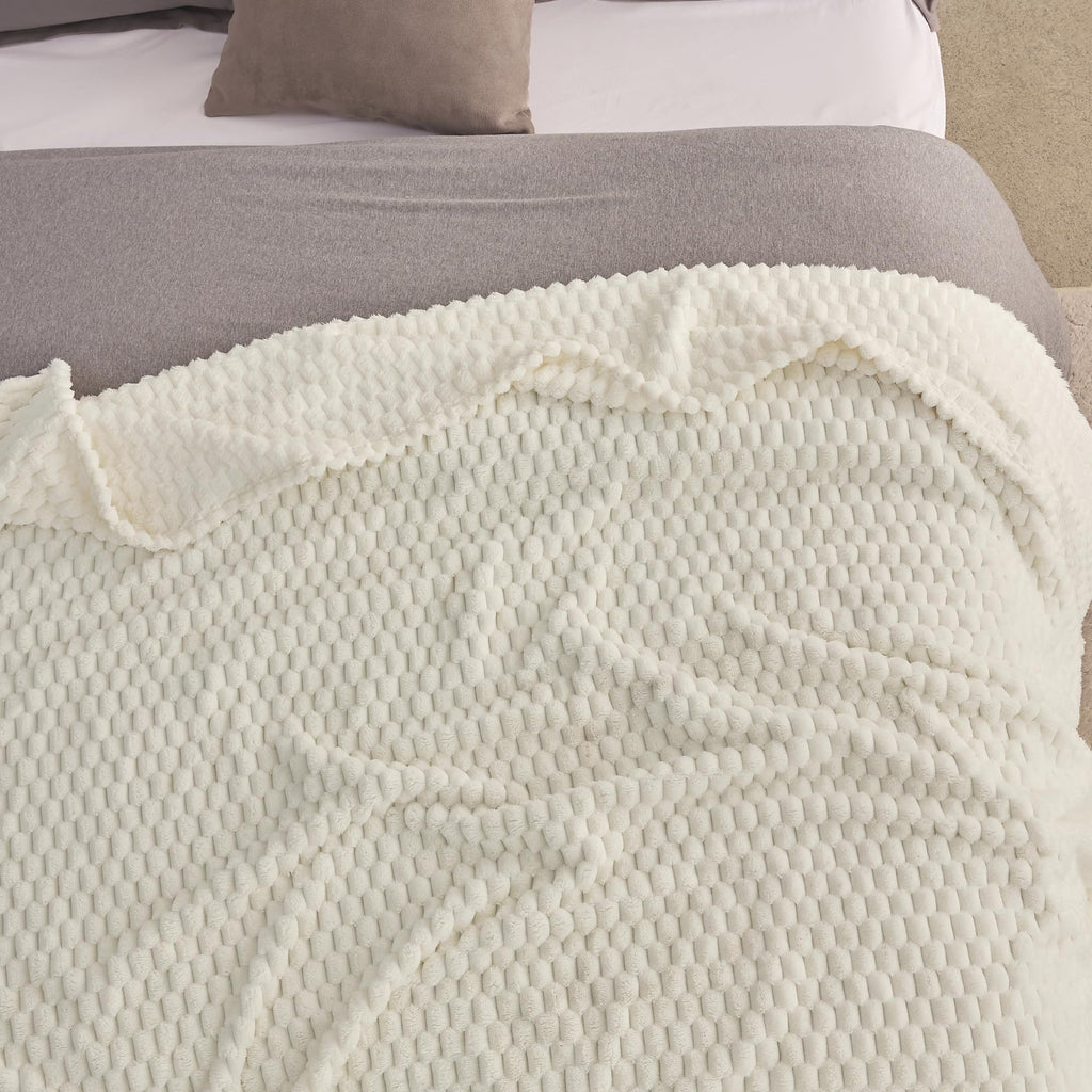 KORBLISS Super Soft Fleece Twin Blanket 50x70 Inches for Couch, Premium Silky with 3D Imitation Turtle Shell Jacquard Decorative Blankets, Lightweight and Cozy for Sofa.Ivory