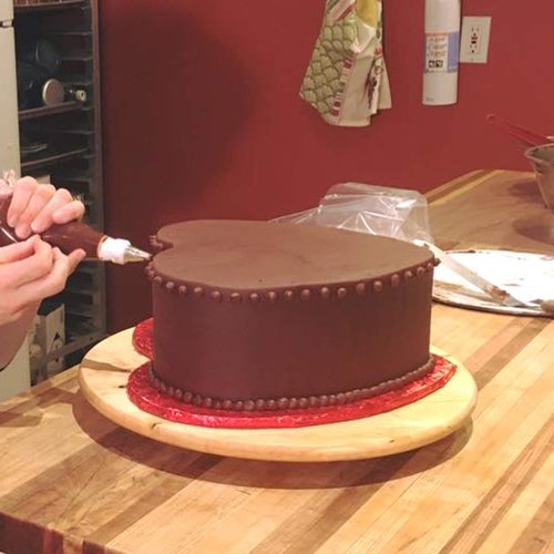 CAKESAFE – 2-8.25” Heart Shaped Clear ¼” Acrylic Disks – Perfect Icing Tool to Smooth the Buttercream on Your Cakes