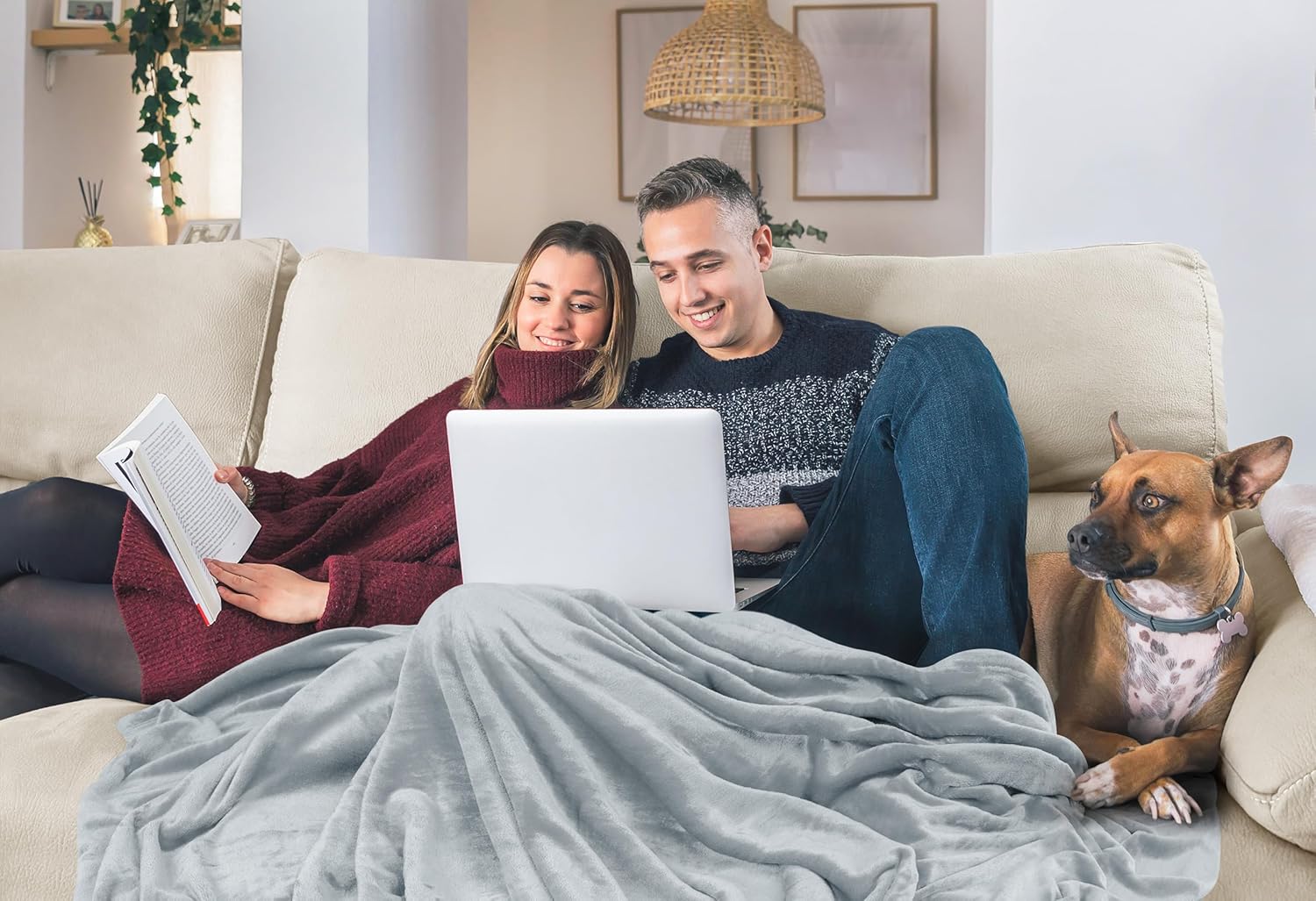 Utopia Bedding Fleece Blanket - King Size Light Grey (90x102 Inches) | Ultra Soft, Warm & Cozy All-Season Decor