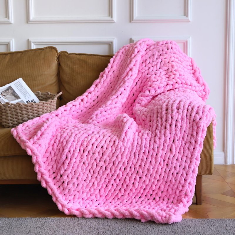 Pink Chunky Knit Throw Blanket, Soft Pink Throw Blanket Hand Knit Throw Blankets for Couch Knitted Throw Yarn Thick Boho Chunky Throws for Bed Sofa Cable Knit Blankets for Women 50x60''