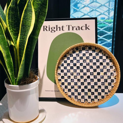 Rattan Checkered Tray with Mother of Pearl, Round Coffee Table Tray Décor 12 inch, Round Wicker Boho Decorative Woven Serving Tray (Checkerboard)