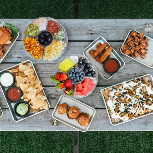 30 Pack Fruit Trays for Serving for Party, 6 Divided Compartment Disposable Party Platters for Vegetable Fruit Snack Nut, Plastic Veggie Tray with Lid for Buffet Catering（10.4 Inch） (Clear)