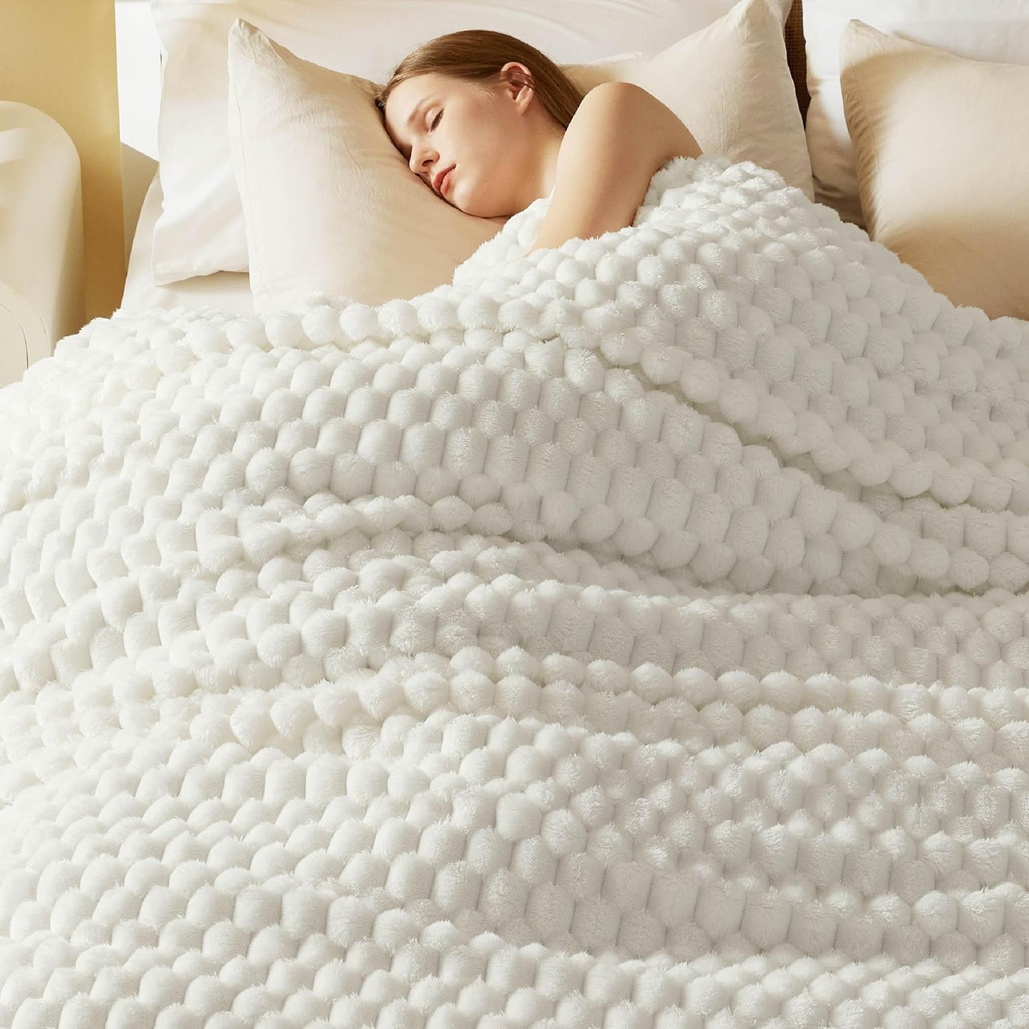 Bedsure King Size Blanket - 350GSM Fluffy Plush Bubble Blanket in Off White | Cozy Gift for Women, 108x90 Inches