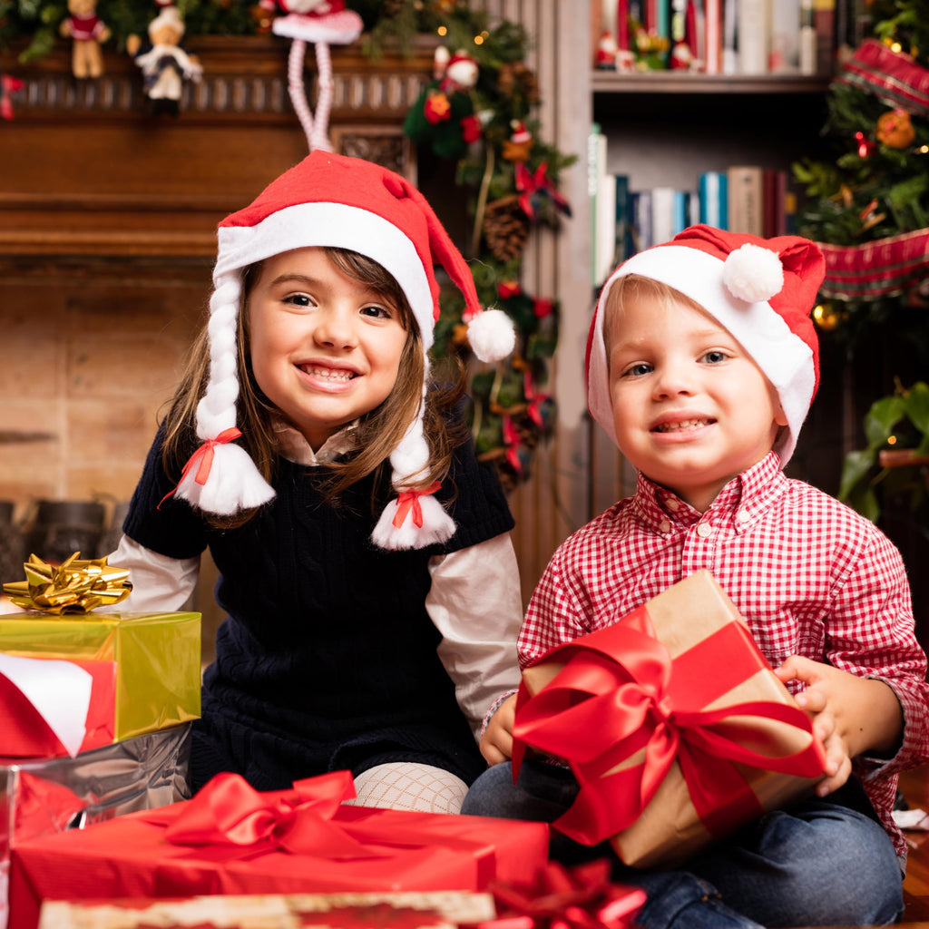 SORANGEUN 48pcs Santa Hats, Bulk Santa Hats for Little one, Red Classic Christmas Caps, Gorros De Navidad