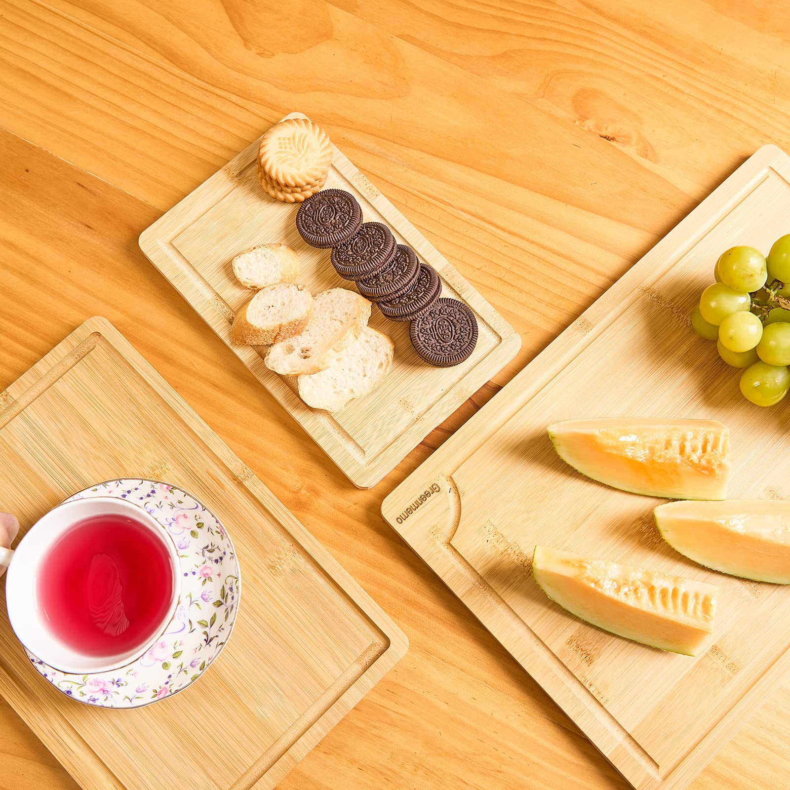 Bamboo Cutting Boards for Kitchen, Wood Cutting Board with Holder, Bamboo Cutting Board Set Reversible with Juice Grooves for Meat Cheese Fruit and Vegetables (Four Piece Set)