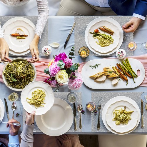 Stranthother 100PCS 10 * 14'' Matte Silver Paper Placemats Disposable Paper Placemats Doilies Rectangular Place Mats Bulk Table Chargers Birthday Wedding Holiday Banquet Party Table Decor