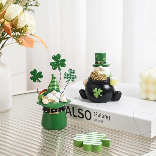 AOMOONOA St. Patrick’s Day Gnomes - 2Pcs Resin Leprechaun Figurines with Coins & Clover for Holiday Decor
