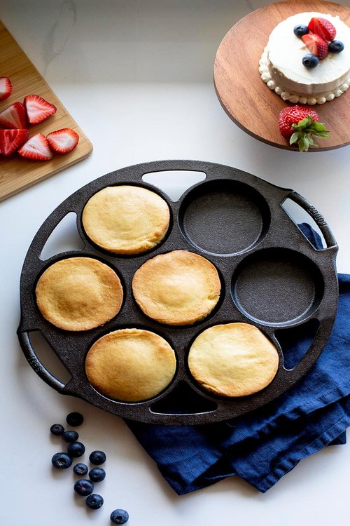 Lodge Cast Iron Mini Cake Pan - Durable Nonstick Design for Perfectly Baked Treats