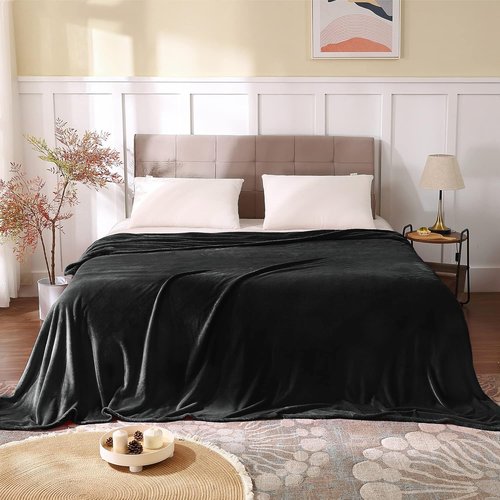 BEDELITE Fleece Blanket - Luxuriously Soft Plush Throw | Queen Size 90x90 Inches | Cozy Black for All Seasons