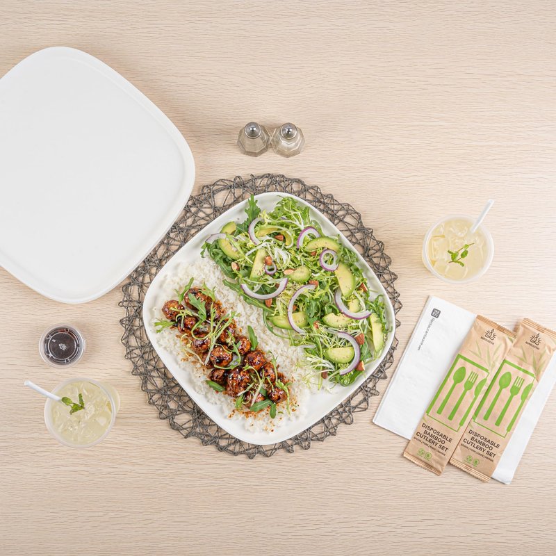 Restaurantware-Pulp Safe 11.8 x 11.8 Inch Bagasse Plates 100 No PFAS Added Dinner Plates - Home Compostable, Heavy-Duty, White Sugarcane Bagasse Disposable Plates, BPI-Certified, Disposable