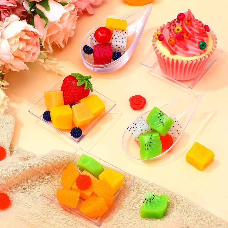 Rozer 200 Pcs Mini Appetizer Plates and Tear Drop Spoons for Weddings Party 2.5 x 2.5 Inches 4 x 2 Inches Plastic Mini Dessert Plates Disposable Appetizer Spoons (Transparent)