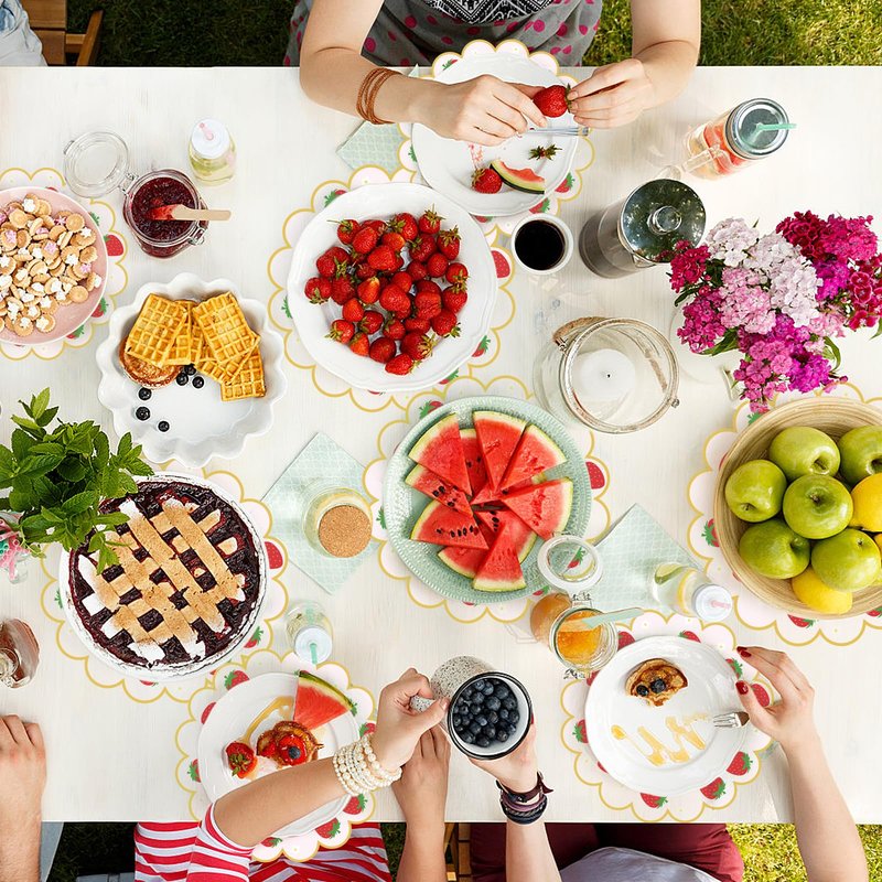 100Pcs Strawberry Paper Placemats Pink Fruit Place Mats 13.5 Inch Disposable Round Decorative Dining Table Mats with Scalloped Edges Paper Cutouts for Spring Birthday Bridal Wedding Party Supplies