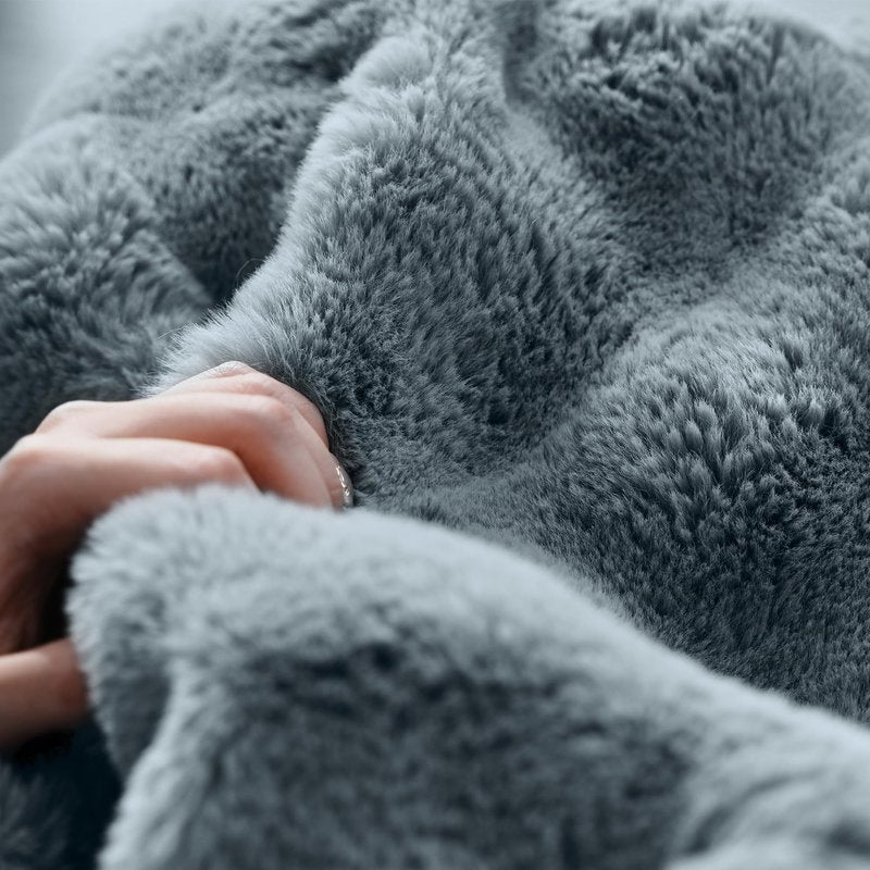 Faux Fur Throw Blanket, Ultra Soft Fuzzy Blanket for Couch or Bed, 50 x 60 Inches Luxury Fluffy Bubble Blanket, Oeko-TEX Certified, Cozy & Machine Washable, Brown