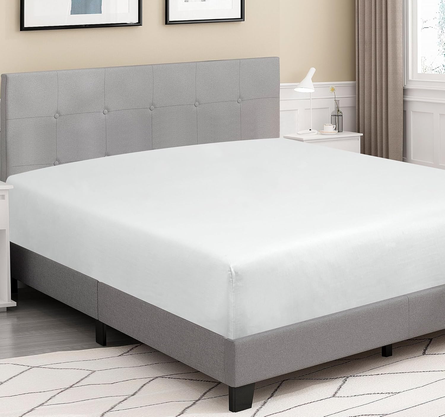 Royale Linens 300 Thread Count Fitted Sheet - 100% Long Staple Cotton, Super Soft, Deep Pocket | Queen Size, White