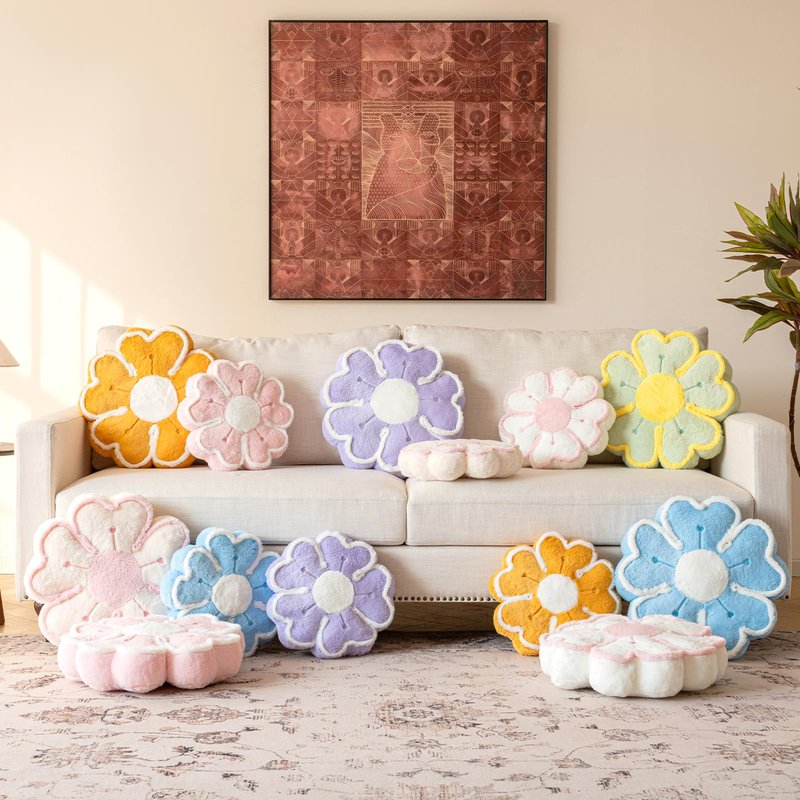 Znhinery Flower Shaped Decorative Throw Pillow Cushion for Bed Couch, Cute Flower Plush Throw Pillows Home Decor Floor Pillow Seating Cushions (Dark Yellow, 13.7 Inches)