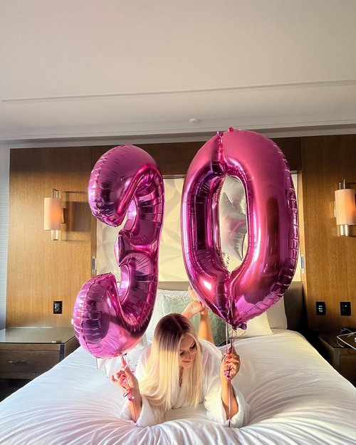 Hot Pink Number 0 Balloon - 40 Inch Birthday Decoration for Milestone Celebrations