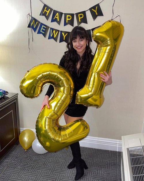 Gold Number 11 Balloon - 40 Inch Giant Foil Decoration for 11th Birthday Party Supplies