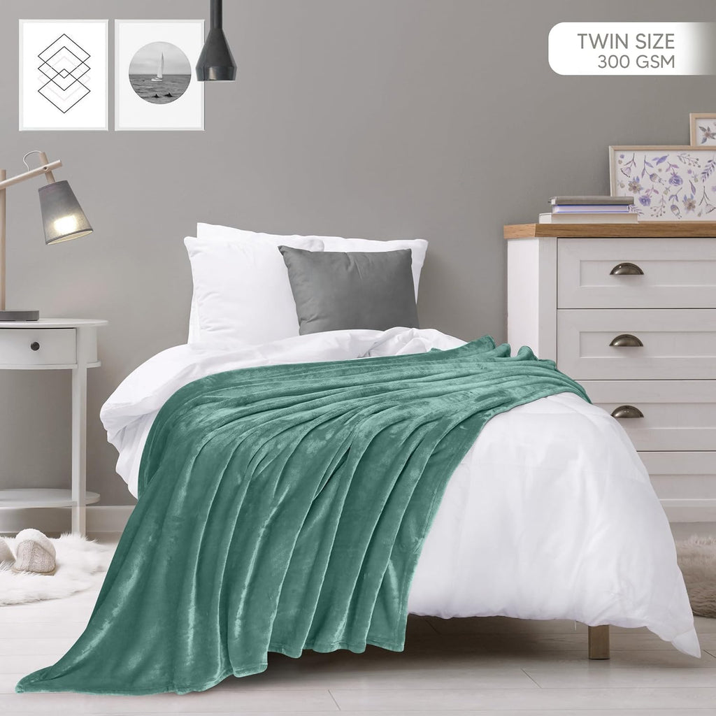 Utopia Bedding Fleece Blanket - Luxury Soft Microfiber Twin Size Celadon (60x80 Inch)