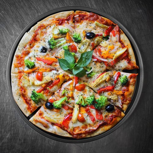DecorRack 13 Inch Carbon Steel Pizza Pan - Premium Non-Stick Coating, Heavy Duty Baking Tray