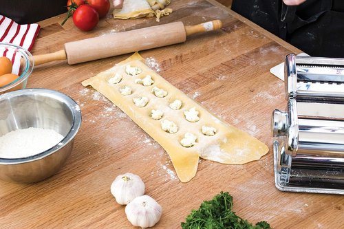 Fantes Ravioli Maker, Makes 1 Dozen Raviolis, The Italian Market Original since 1906