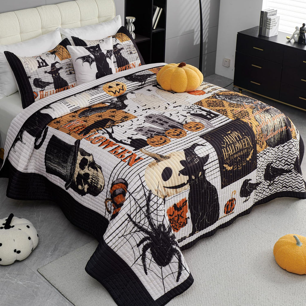 EVENHUG Halloween Theme King Size Quilt Bedding Set with 3 Pillow Shams Lightweight Soft Bedspread Coverlet Halloween Holiday Bed Cover for Bedroom Home Decoration (4 Pieces)