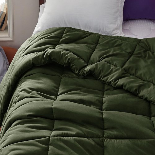Bedsure Comforter Duvet Insert - Quilted Twin Size All-Season Down Alternative Bedding, Olive Green 88 x 68 Inches