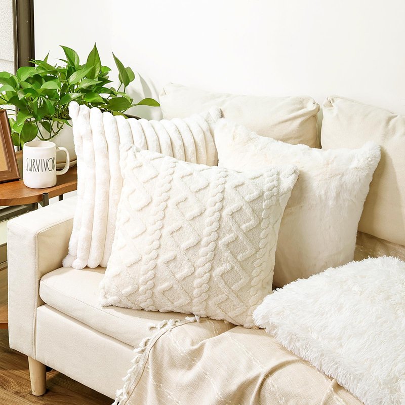 MelonBoat Square Throw Pillow Covers 18x18 inch, Rustic White Soft Plush Faux Fur Pillow Covers, Farmhouse Pillowcase Boho Pillow Cushion Case for The Home Bedroom Sofa Couch Livingroom, Set of 4