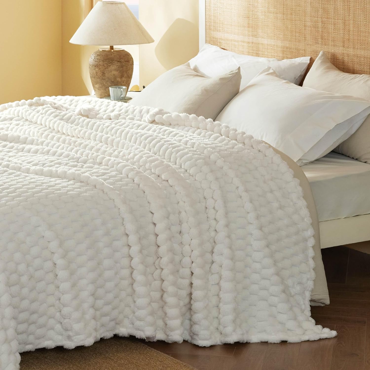 Bedsure King Size Blanket - 350GSM Fluffy Plush Bubble Blanket in Off White | Cozy Gift for Women, 108x90 Inches