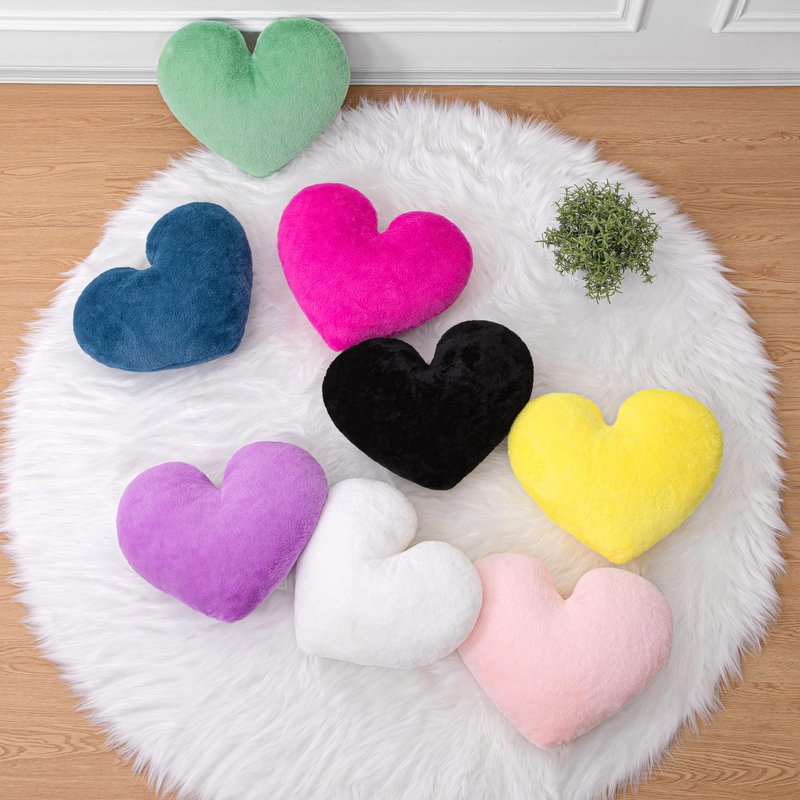 JZNEXD 2 Pcs Black Heart Pillow Decorative Throw Pillows 16-inch Cute Soft Fluffy Heart Shaped Pillows for Bed Couch Sofa Bedroom Living Room Decor Aesthetic (Black, 16"x13.78")