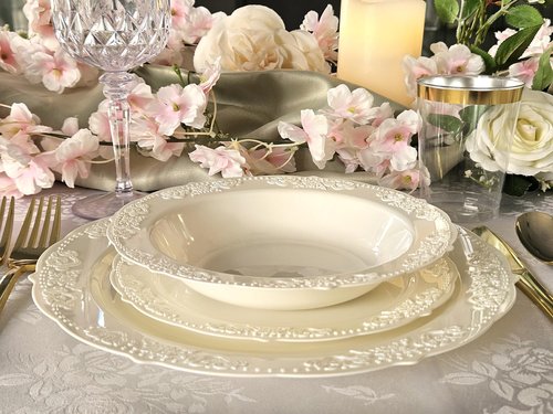 " OCCASIONS " 150 Piece set (25 Guests) Vintage Wedding Party Disposable Dinnerware Set Plastic Plates 10.25'', 7.5'' +Gold Silverware w/double fork (Portofino Plain Ivory, Gold Silverware)