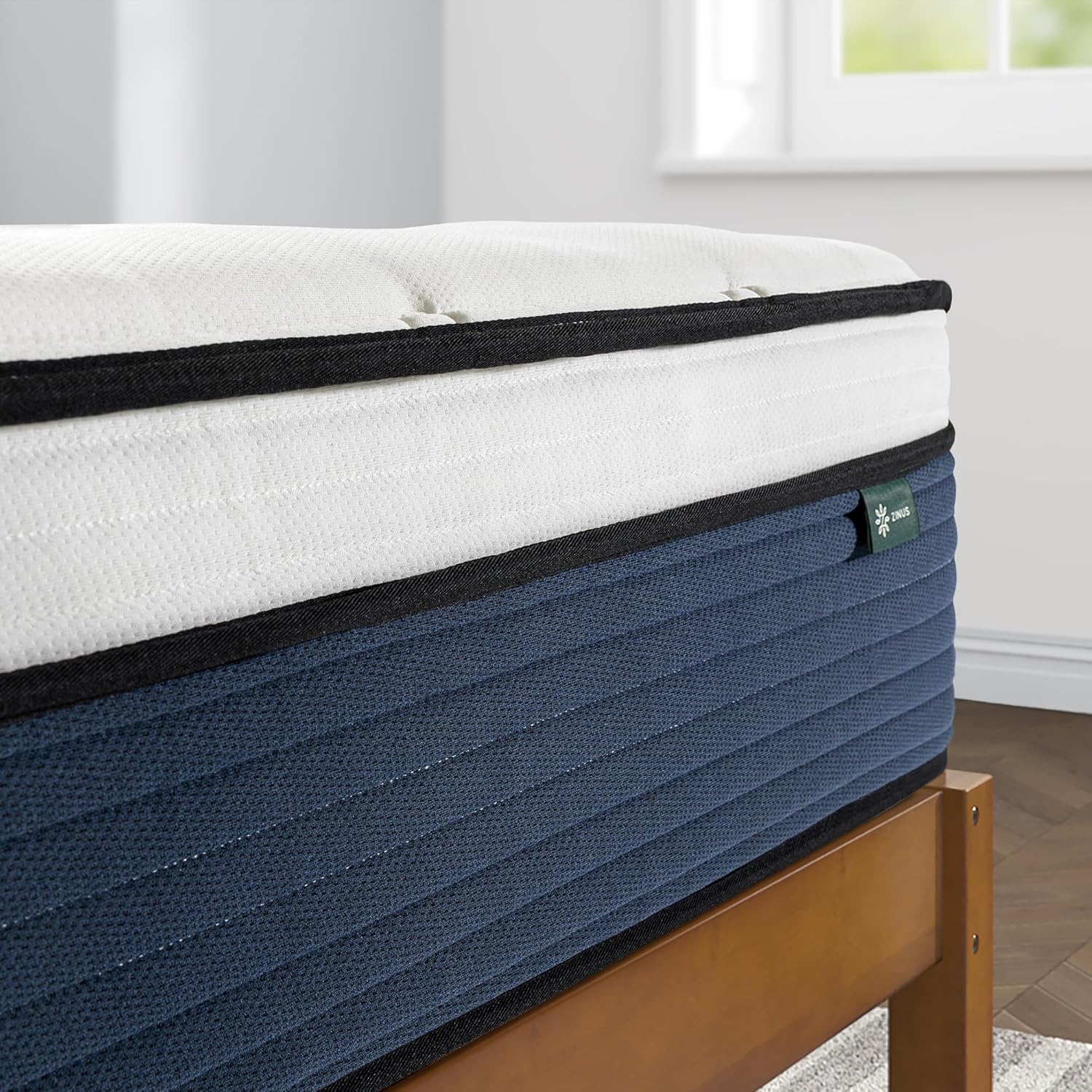 ZINUS 12 Inch Queen Comfort Support Hybrid Mattress - Fiberglass Free, Medium Plush, Motion Isolation, Safe Materials