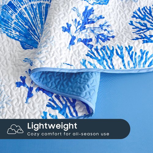 Wake In Cloud - Coastal Quilt Set, Nautical Ocean Beach Themed Tropical Summer Patterned, Reversible Lightweight Bedspread Coverlet, 3 Pieces, Blue White, King Size