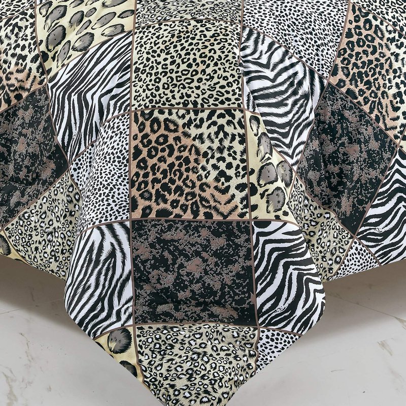 WPM 3 Piece Animal Print Comforter with Pillow Sham, Black White Gray Leopard Zebra Giraffe Jungle Forest Theme Design Queen Size Bedding- Safari (Black, Queen)