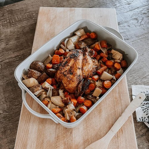 Mora 9x13in Deep Porcelain Baking Dish - Versatile Oven to Table & Freezer Safe Design