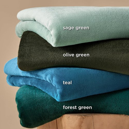 Bedsure GentleSoft Fleece Blanket - California King Sage Green | Lightweight Plush & Cozy 102x96 Inches