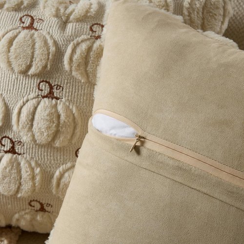 GIGIZAZA Fall Beige Pillow Covers 18x18, Set of 2 Halloween Decorative Pumpkin Throw Pillow Covers for Couch Living Room Cute Cushion Covers Faux Fur Farmhouse Pillows Cases