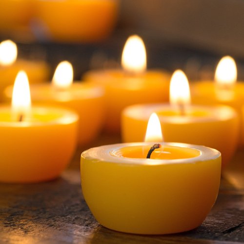 Serenibee 100% Pure Beeswax Tea Lights Candles Bulk Refills (30) in Reusable Cotton Bag Eco Friendly Gift Set Fragrance Free and Non Toxic Bee Product