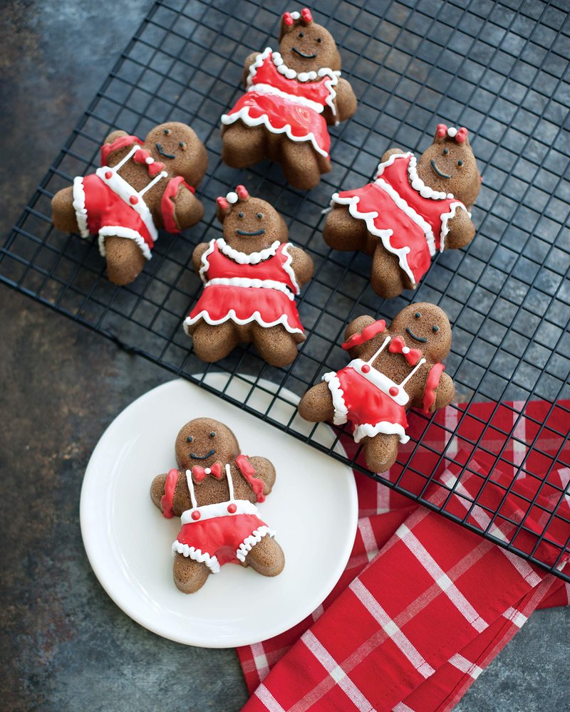 Nordic Ware Gingerbread Kids Cakelet Pan