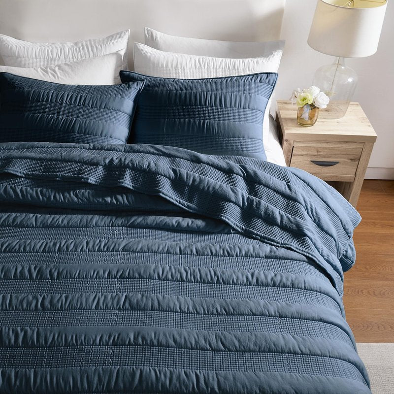 Navy Blue Striped Twin Size Quilt Set, Lightweight Pick Stitch Bedspread with 1 Sham, Soft Cloud Chambray Farmhouse Country Textured Coverlet Rustic Thin Comforter Spring Summer, 2-Piece Bedding Set