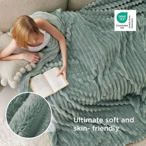 Bedsure GentleSoft King Size Blanket - Cozy Sage Green Fleece Throw, 108x90 Inches for Ultimate Comfort