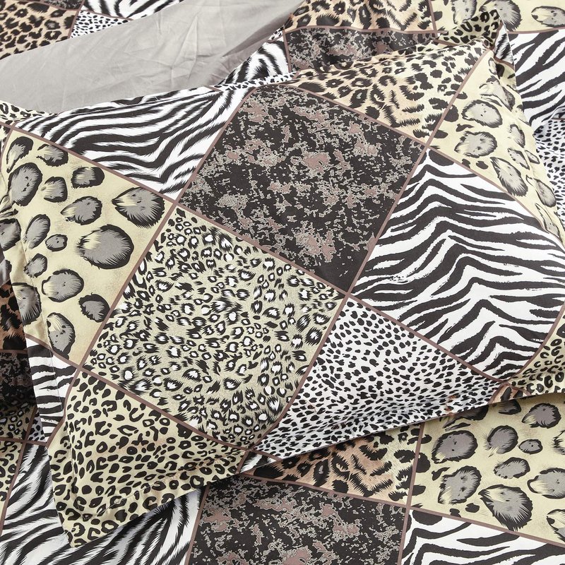 WPM 3 Piece Animal Print Comforter with Pillow Sham, Black White Gray Leopard Zebra Giraffe Jungle Forest Theme Design Queen Size Bedding- Safari (Black, Queen)