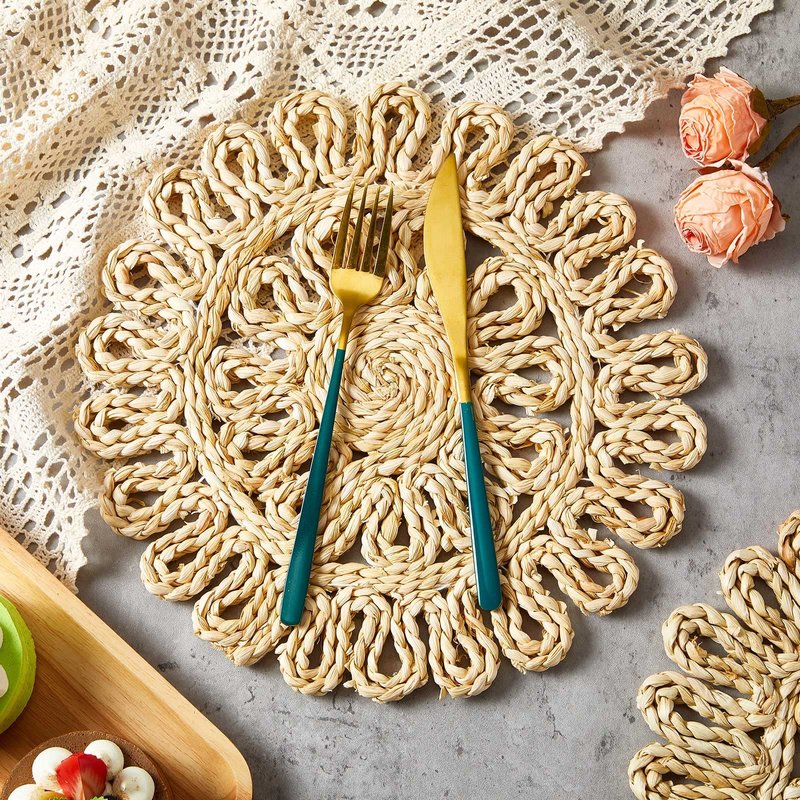 Zopeal 11'' Round Natural Woven Placemats Set of 16 Boho Braided Rattan Placemats Farmhouse Place Mats Wicker Charger Plates for Dining Table Home Wedding Indoor Outdoor(Hollow)