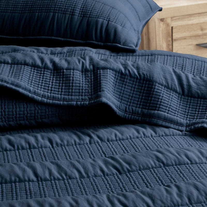Navy Blue Striped Twin Size Quilt Set, Lightweight Pick Stitch Bedspread with 1 Sham, Soft Cloud Chambray Farmhouse Country Textured Coverlet Rustic Thin Comforter Spring Summer, 2-Piece Bedding Set