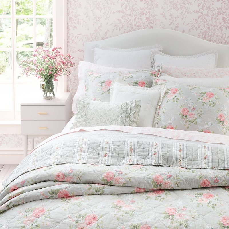 Laura Ashley- Queen Quilt Set, Reversible Cotton Bedding with Matching Sham(s), Lightweight Home Decor for All Seasons, Coquette Room Decor (Melany Pink, Queen)