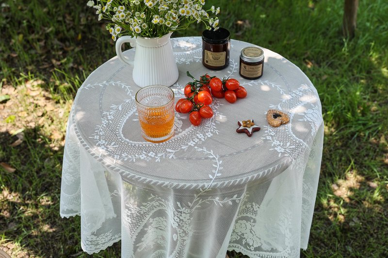 Huierxun White Lace Small Square Tablecloth 24 x 24 Inch Vintage Embroidered Table Cloth Shabby Chic Wedding Baby Shower Nightstand Table Cover for Round Coffee Tables (White, 24"x24")