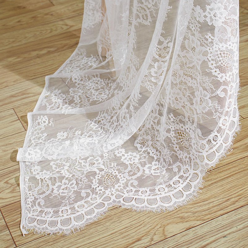 ShinyBeauty Wedding Tablecloth - Rectangle White Lace, 60x120 Inches - Classic Embroidered Lace Overlay for Home & Banquet Dining