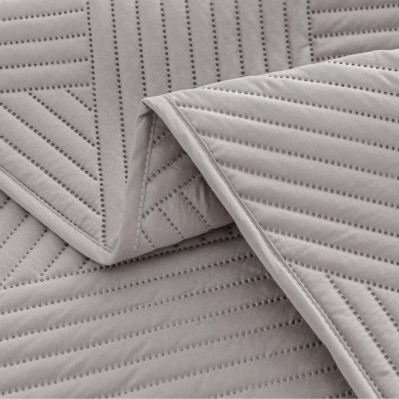 Whale Flotilla Queen Quilt Set, Soft Lightweight Quilts Bedspreads Coverlet with Embossed Pattern, Bedding Sets with 2 Pillow Shams, Reversible Bed Cover for All Seasons, 96x90 Inches, Light Grey
