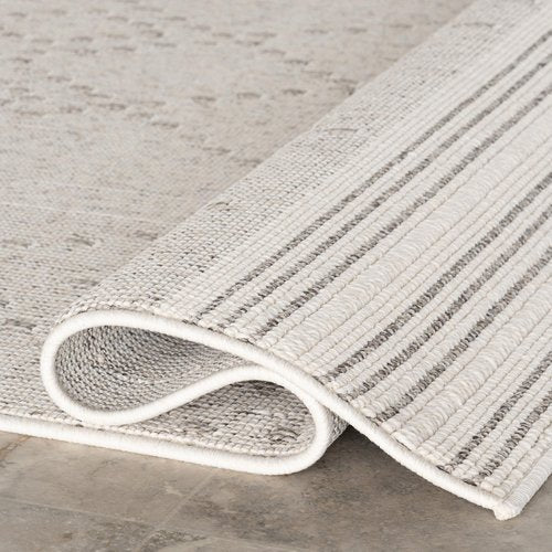 nuLOOM 4' x 6' Plush Indoor/Outdoor Area Rug, UV-Resistant, Long Loop Construction, Oeko-TEX Certified, Paito, Balcony, Jacinda Light Grey